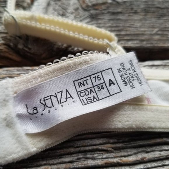 La Senza White Bra With Pink Flowers - Picture 5 of 5